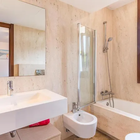 Villa De Lujo Con Piscina, Jacuzzi, Jardin Y Terraza *